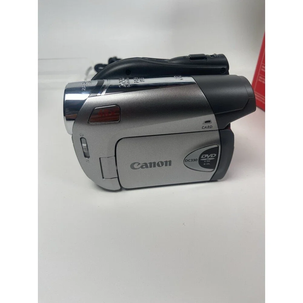 Canon DC330 DVD Camcorder Kit NTSC MegaPixel DIGIC DV II Carrying Case New